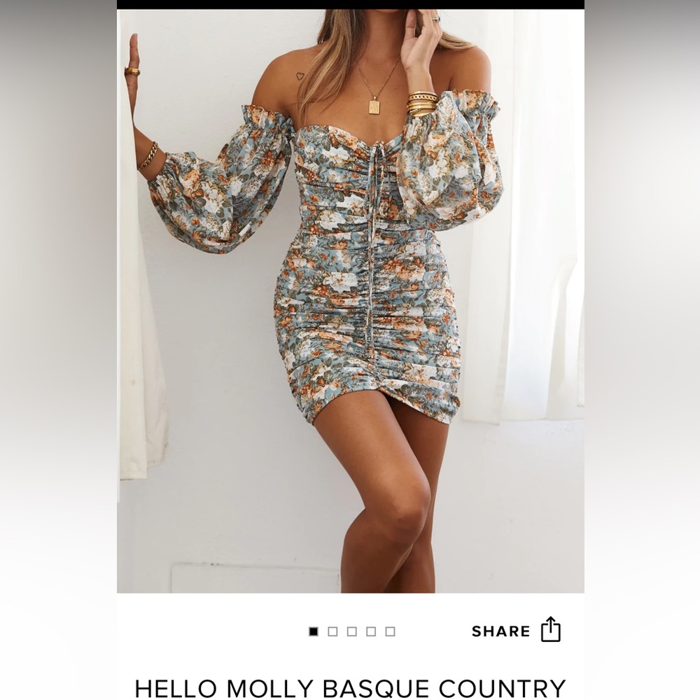 Hello molly dress new with tags!!
